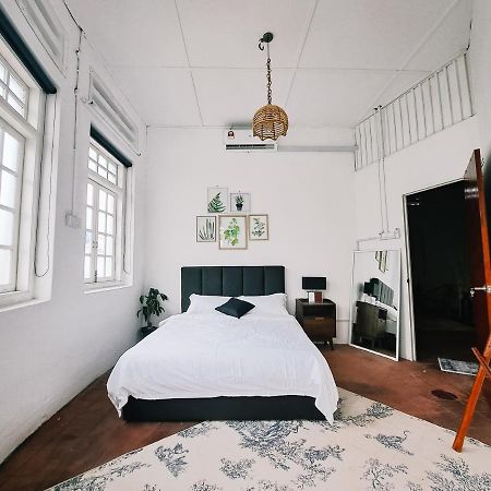 111 Hutton Lane Hostel จอร์จทาวน์ ภายนอก รูปภาพ