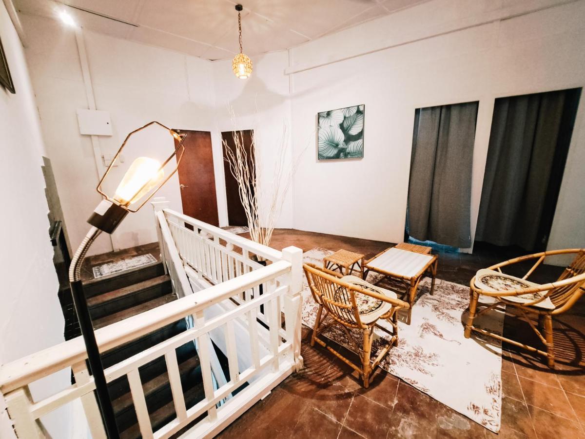 111 Hutton Lane Hostel จอร์จทาวน์ ภายนอก รูปภาพ