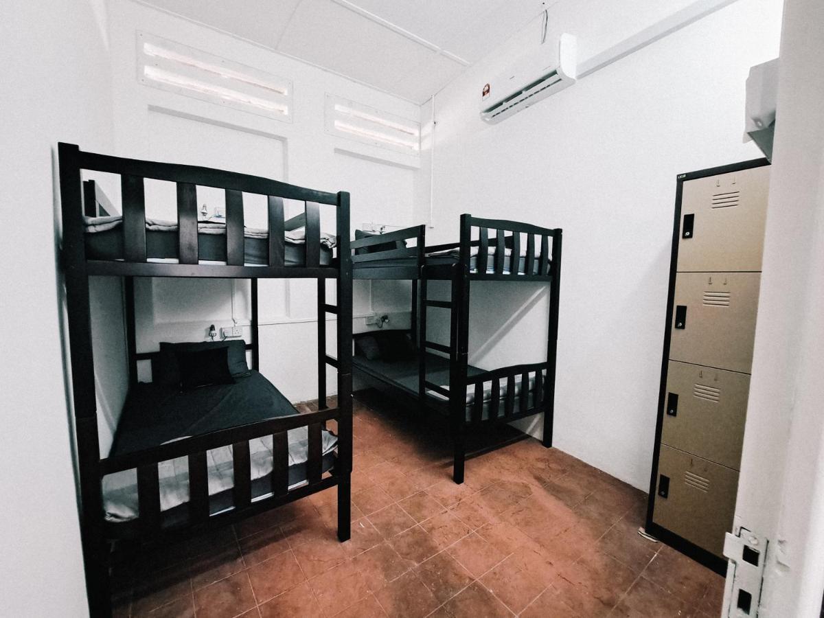 111 Hutton Lane Hostel จอร์จทาวน์ ภายนอก รูปภาพ