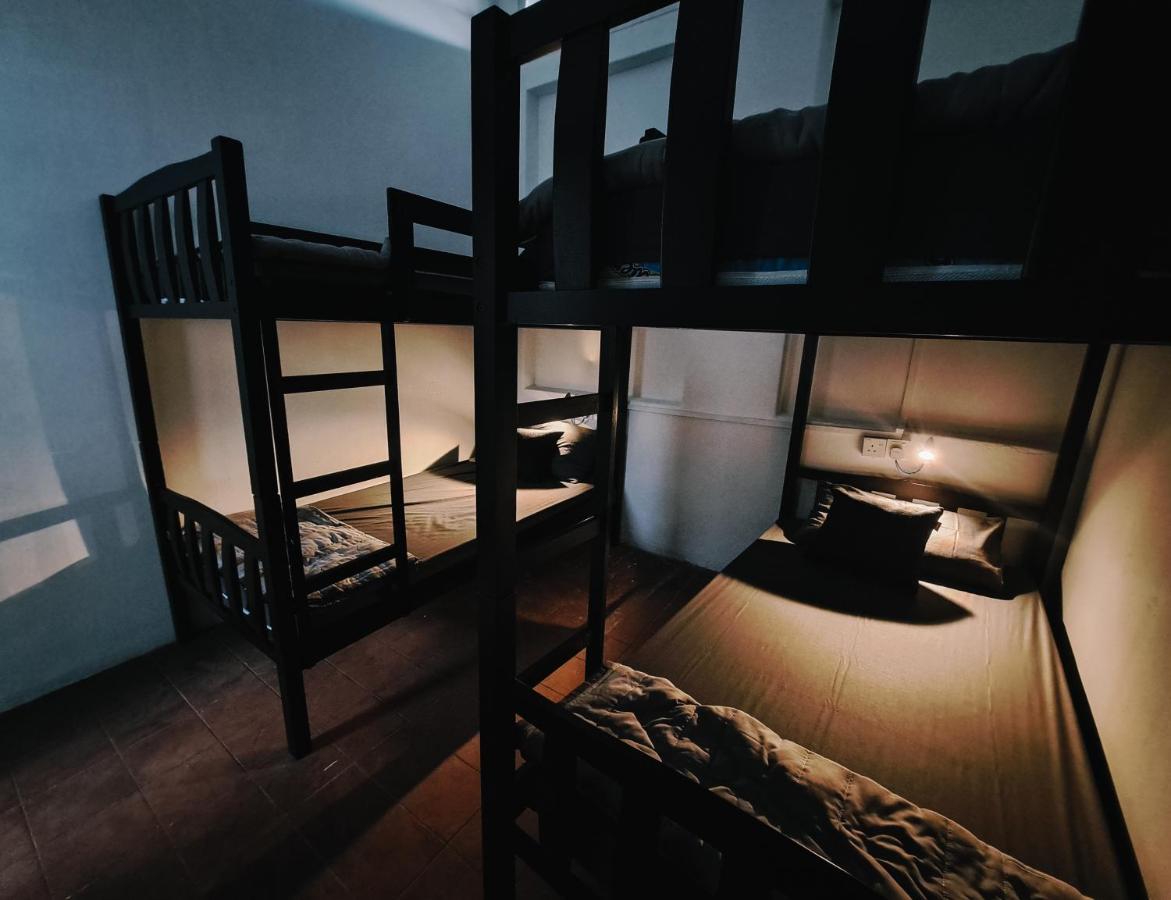 111 Hutton Lane Hostel จอร์จทาวน์ ภายนอก รูปภาพ