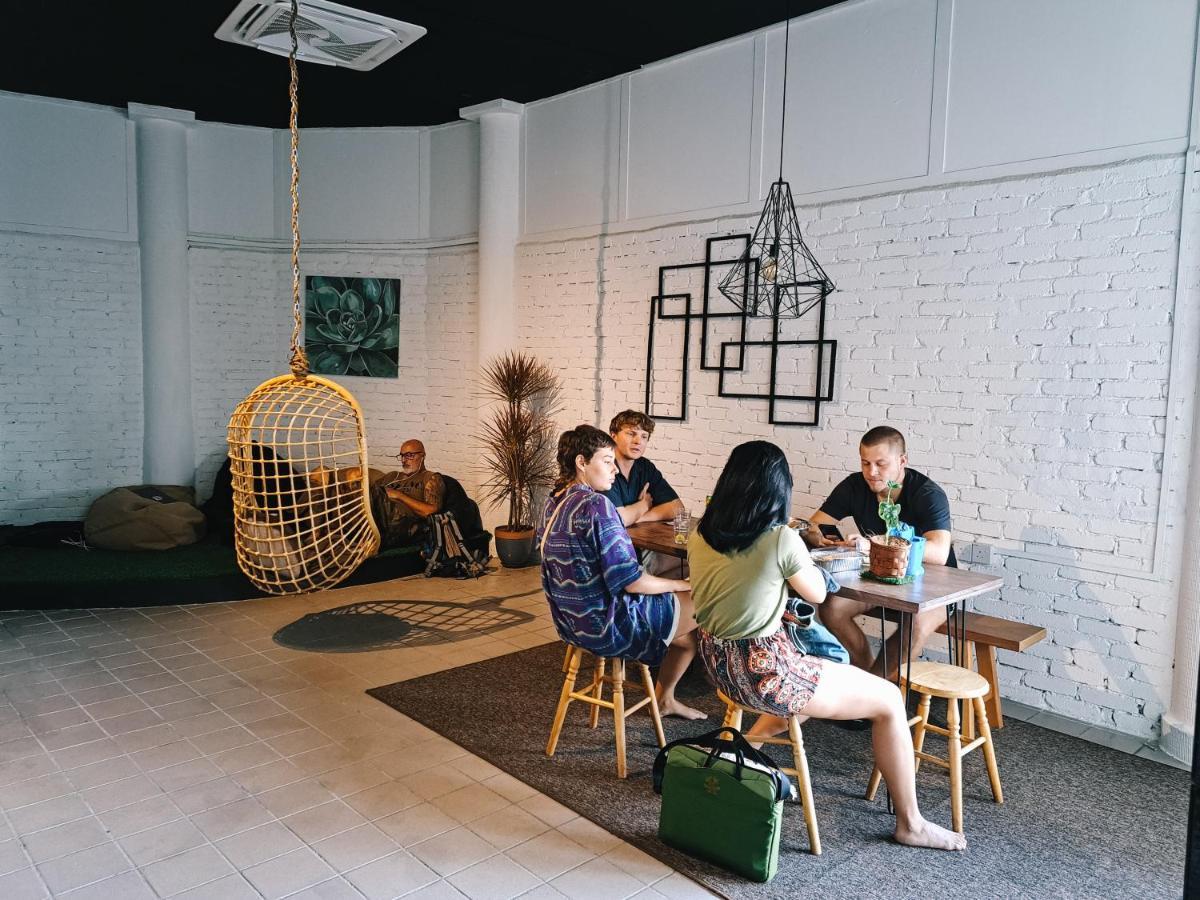 111 Hutton Lane Hostel จอร์จทาวน์ ภายนอก รูปภาพ